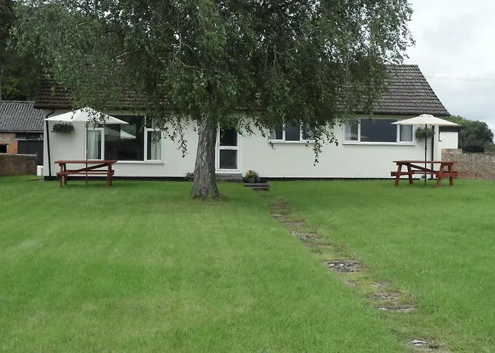 Bungalow In Lovely Setting.Ten Minutes To Longleat